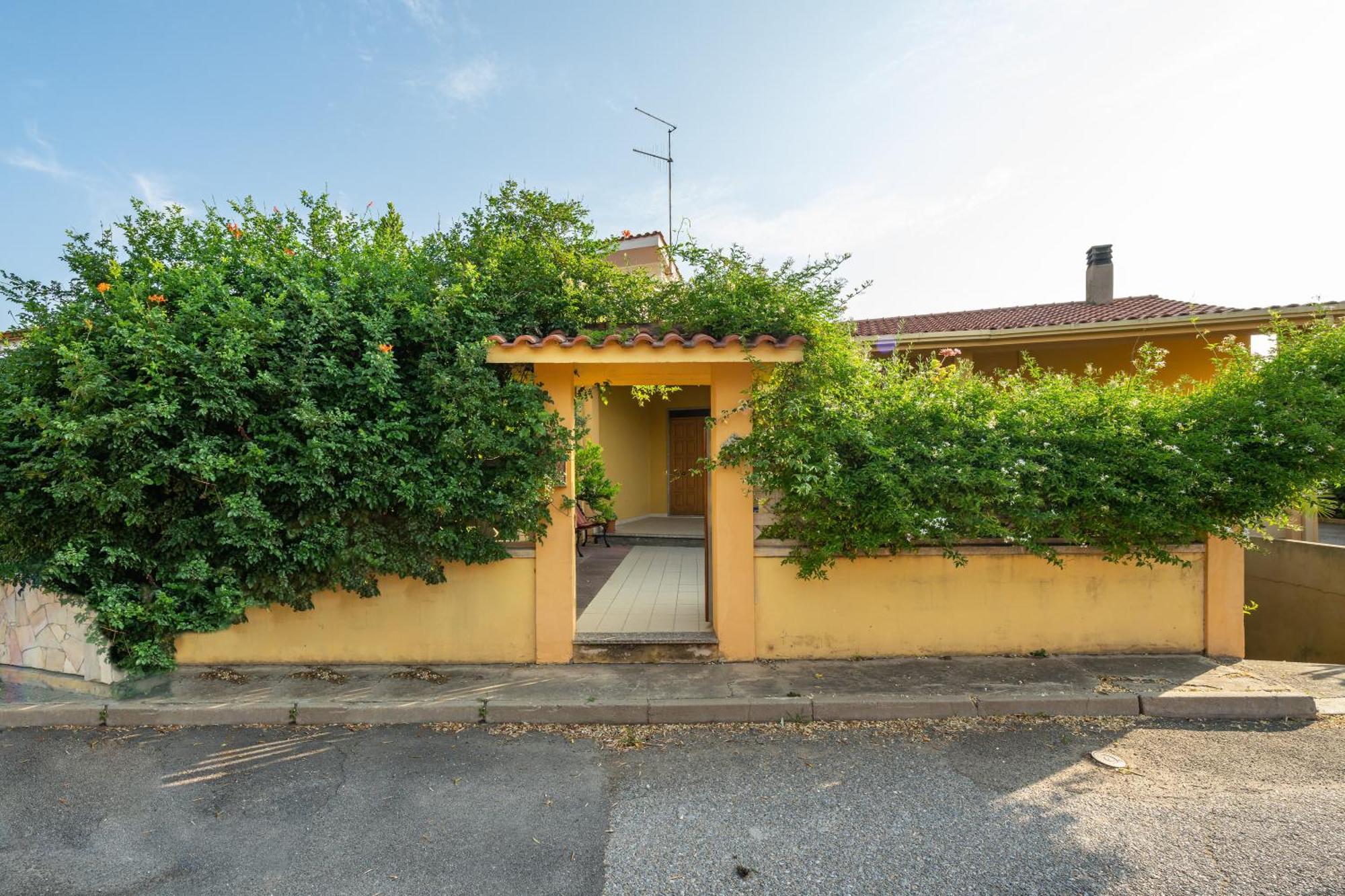 Casa Vacanze San Giovanni San Giovanni Suergiu Exterior photo